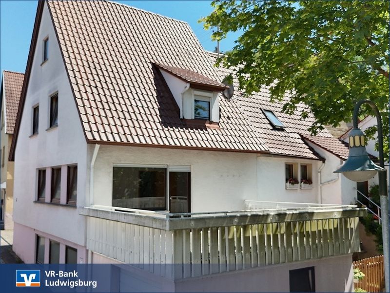 Haus mit Scheune und Werkstatt